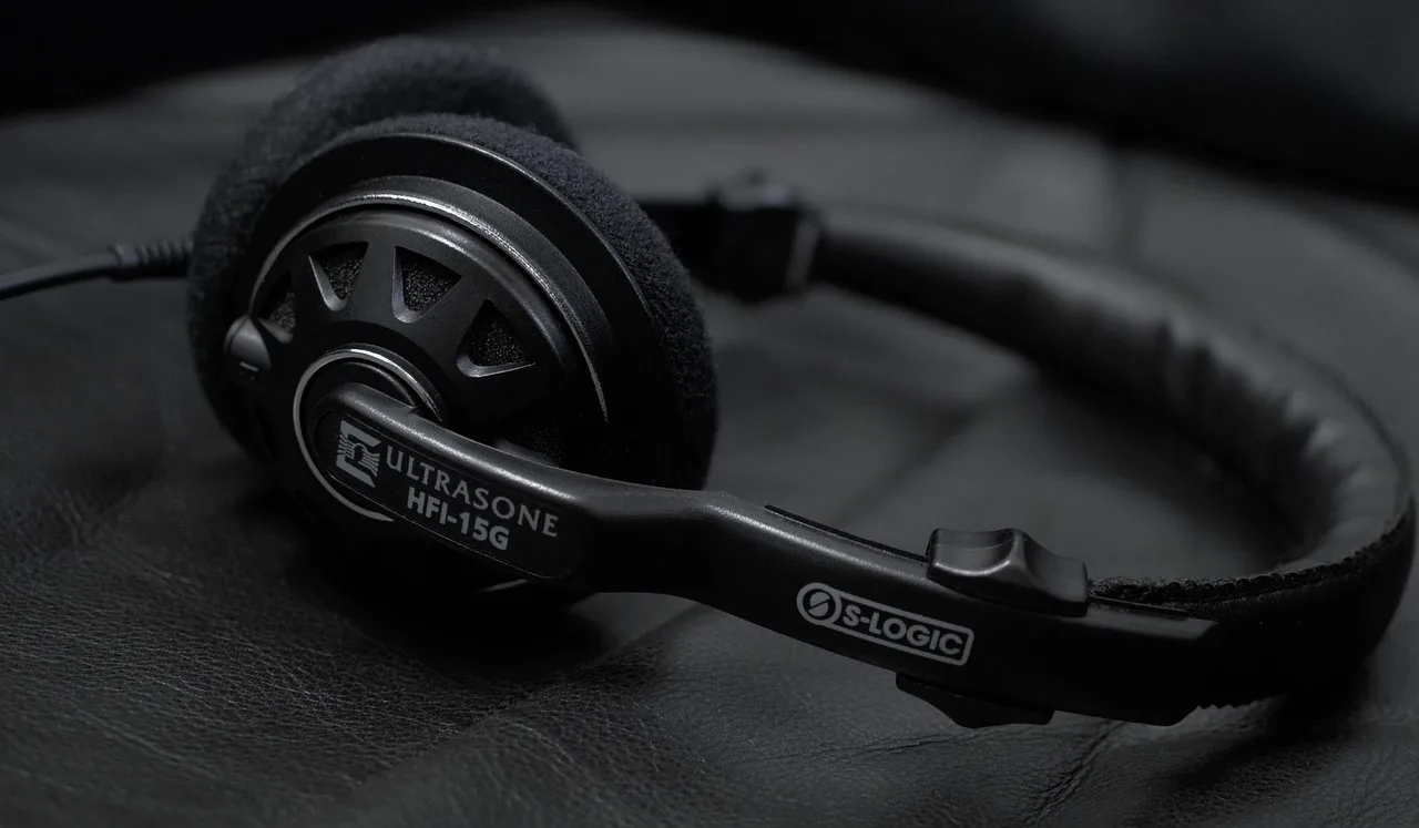 audio, headphones, monitor, recording, mixer, studio, equipment, sound, music, design, black, gray design, gray headphones