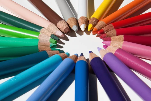 colored pencils, colour pencils, star-shaped, color circle, writing or drawing device, multicoloured, with coloured mines, cover of the mine, lacquered wood, different colored crayons, pointed, tips on, write, draw, sketch, graphic design, graphic design, graphic design, graphic design, graphic design, graphic design. Markenmaterialien in einem Design-Werkzeug verwalten
